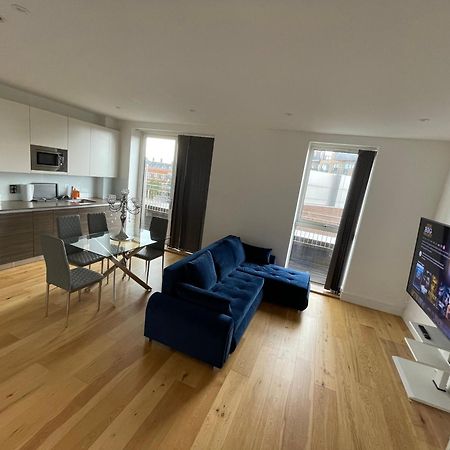 Luxury Top Floor Penthouse Apartment Near Heathrow Лондон Екстер'єр фото