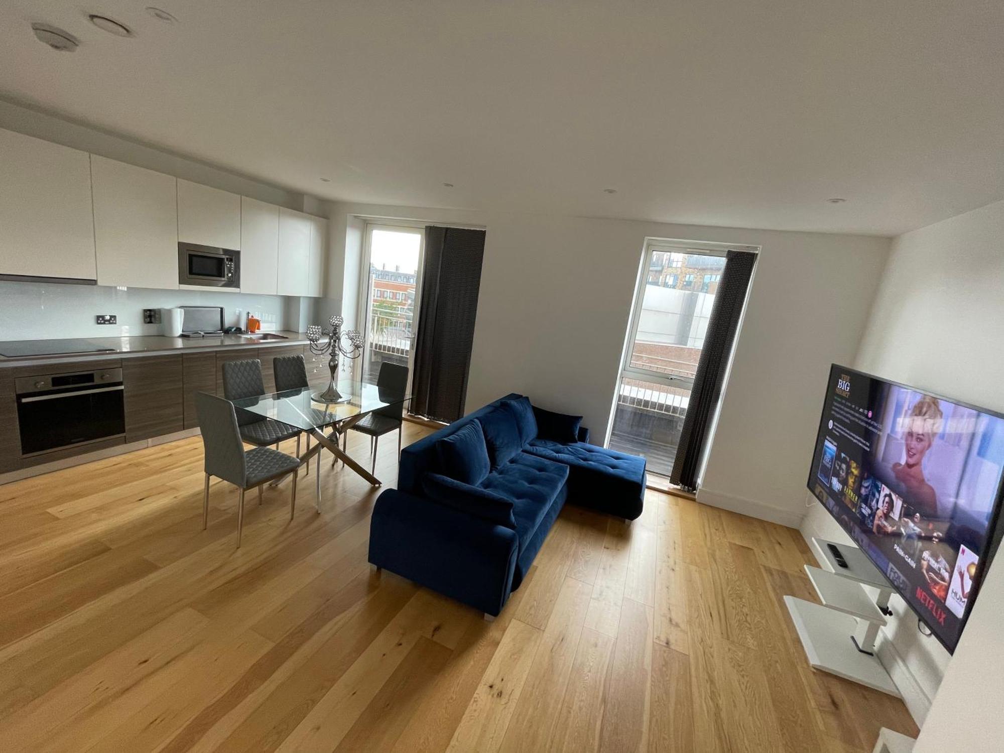 Luxury Top Floor Penthouse Apartment Near Heathrow Лондон Екстер'єр фото