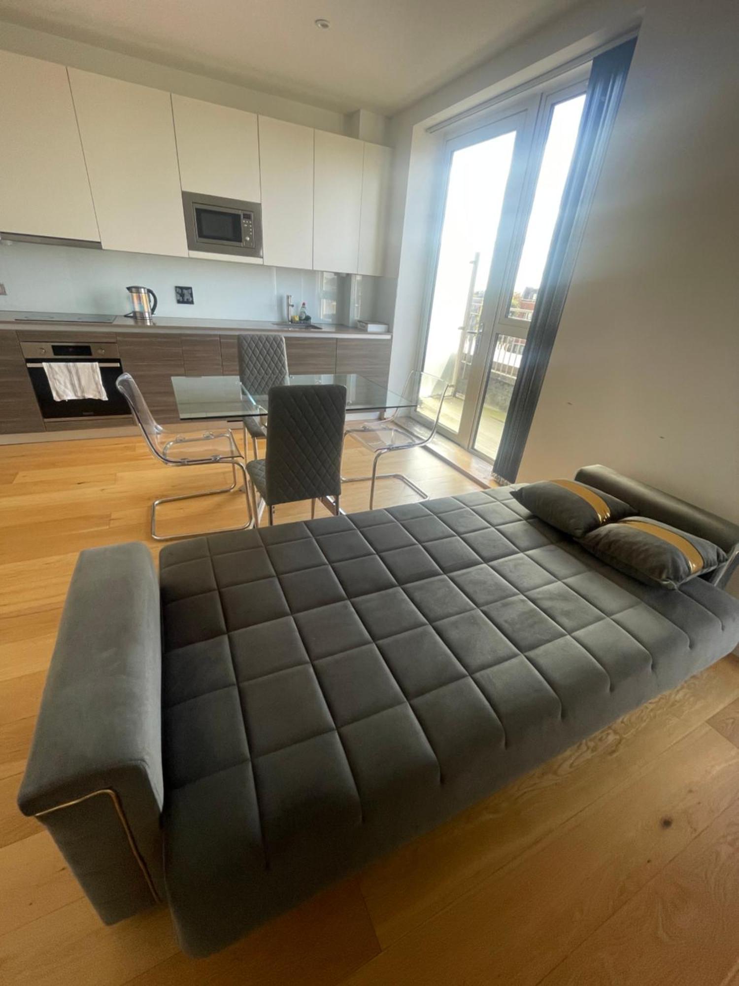 Luxury Top Floor Penthouse Apartment Near Heathrow Лондон Екстер'єр фото